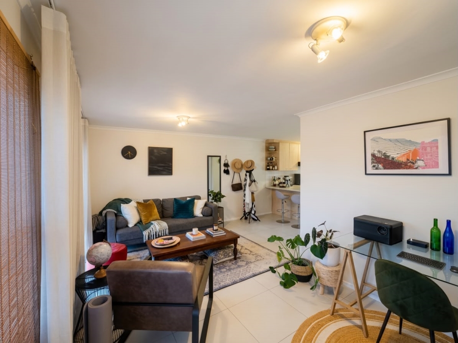 To Let 1 Bedroom Property for Rent in Gardens Western Cape